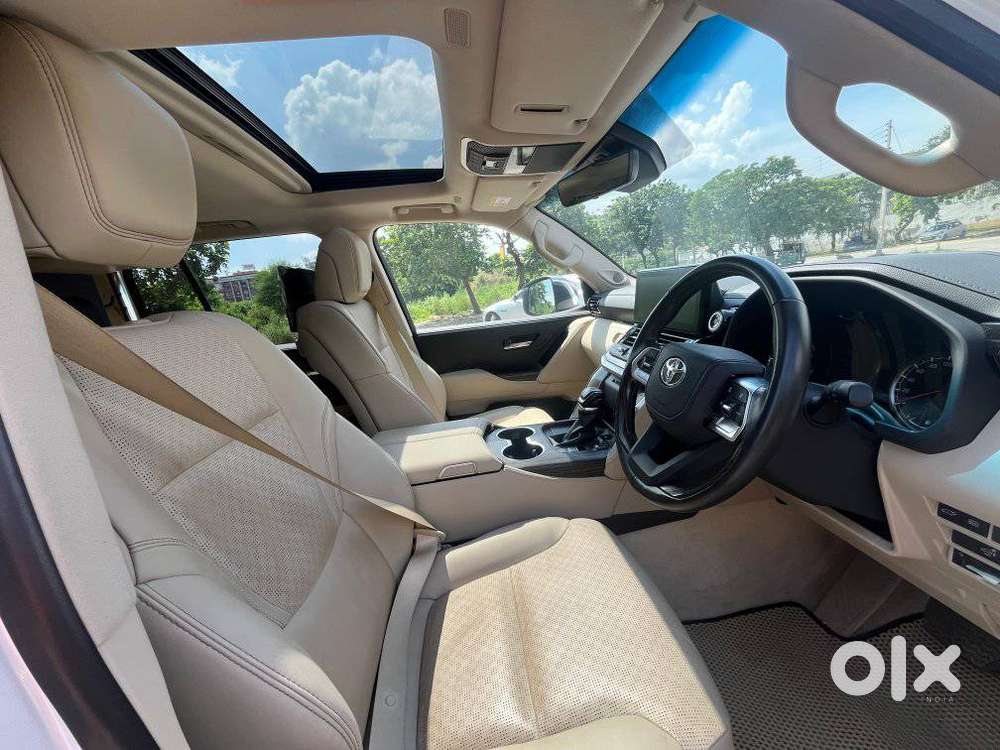 Toyota Land Cruiser Zx Petrol, 2024, Petrol