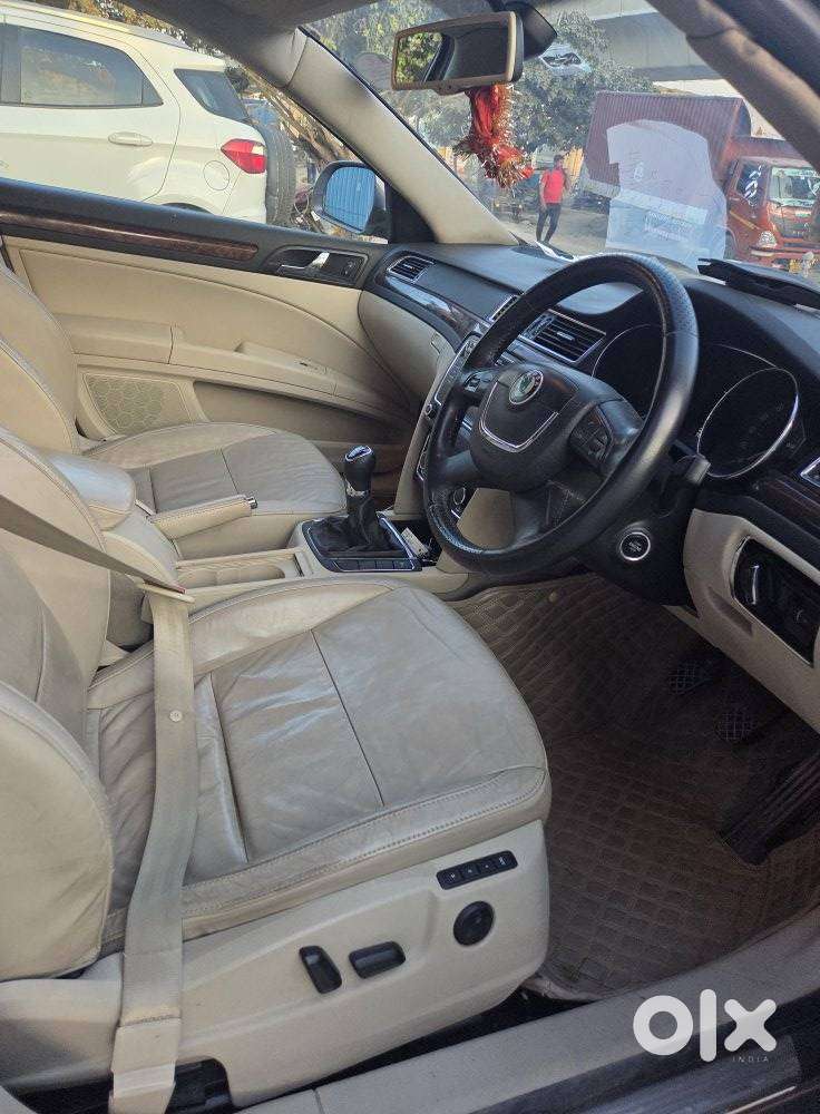 Skoda Superb 2013-2015 Elegance 1.8 Tsi Mt, 2014, Petrol