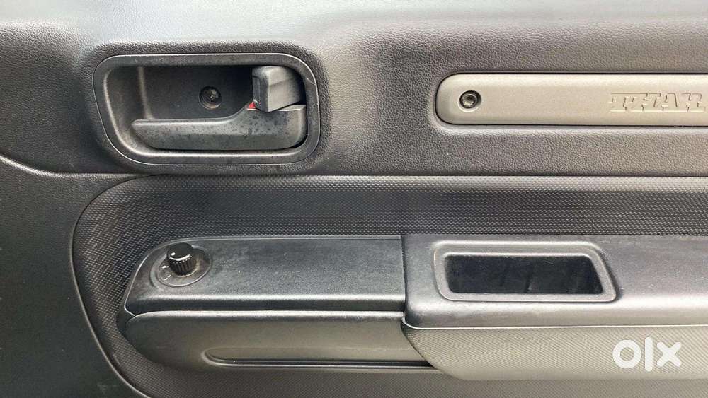 Mahindra Thar Lx 4-str Convertible At, 2021, Petrol