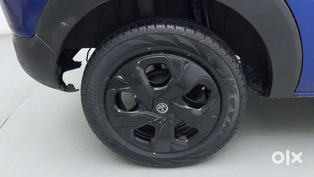 Renault Triber Rxz, 2022, Petrol