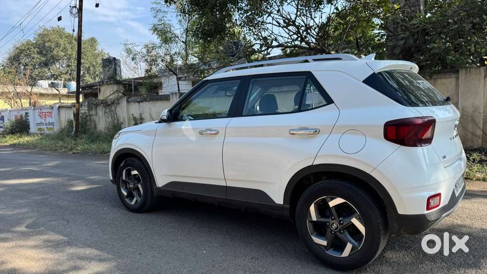 Hyundai Venue Sx (o) (2020) Top End Model (direct Owner Car)