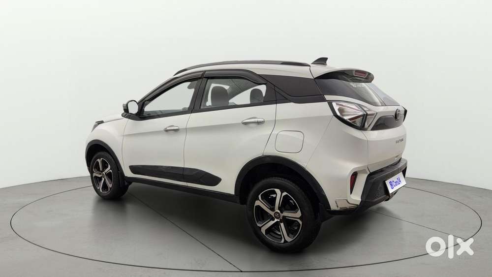 Tata Nexon 1.5 Revotorq Xma Plus (s) Amt, 2023, Petrol