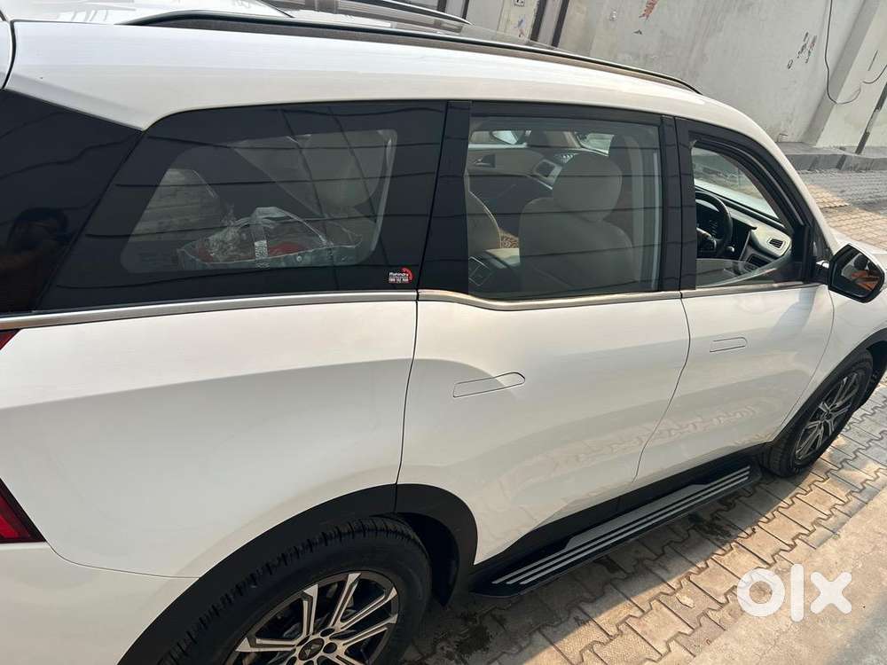 Mahindra Xuv700 2024 Diesel 52400 Km Driven