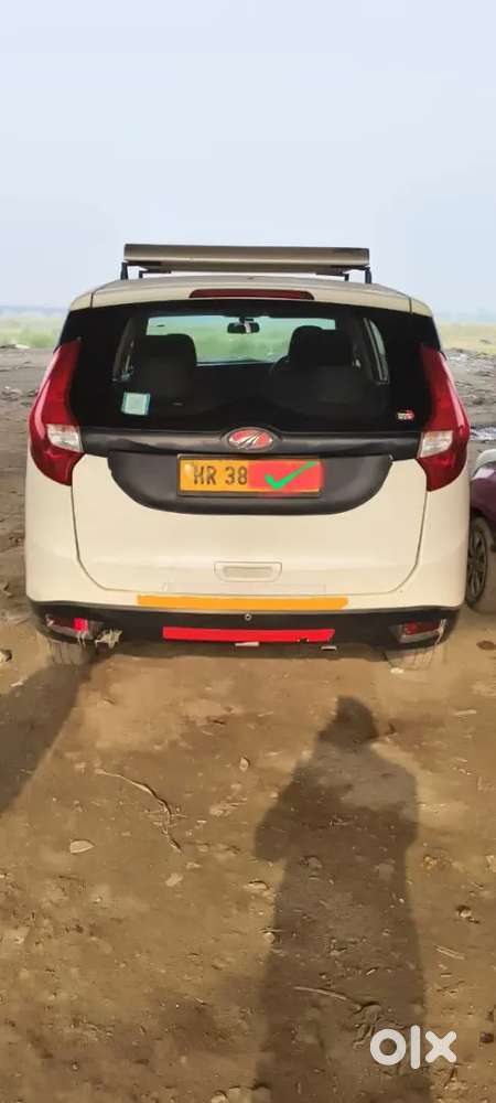 Mahindra Marazo
