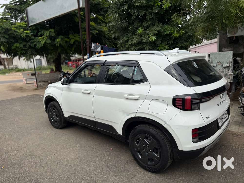 Hyundai Venue Petrol 2023
