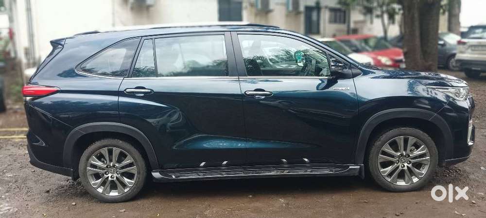 Toyota Innova Hycross 2.0 Zx Hybrid 7 Str, 2025