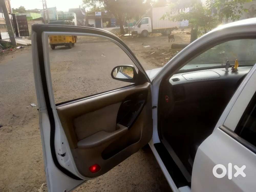 Hyundai Elantra 2005 Petrol Variant