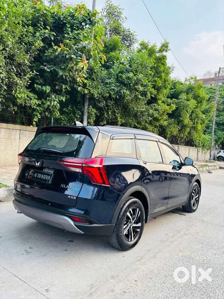 Mahindra Xuv700 2.0 Ax 5 Petrol Mt 7 Str, 2025, Petrol