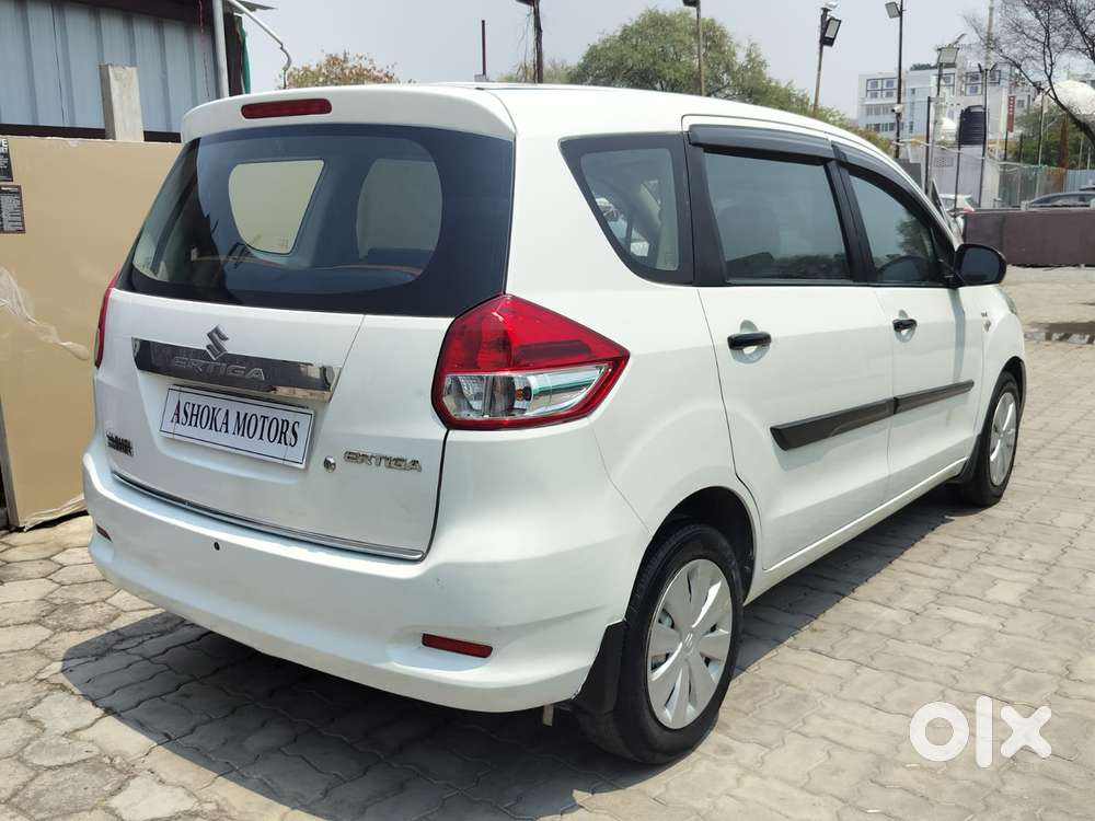 Maruti Suzuki Ertiga Lxi, 2016, Petrol