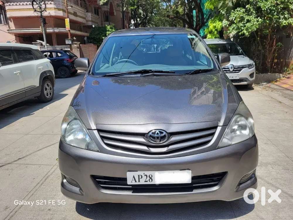 Toyota Innova 8 Seater Diesel 2011