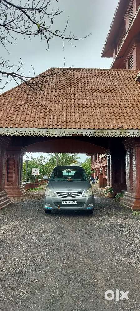 Toyota Innova 2011