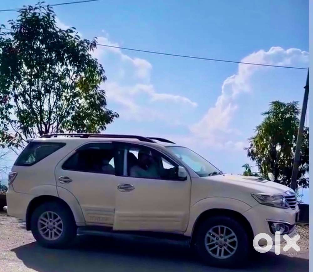 Toyota Fortuner (4x4) Diesel 2012