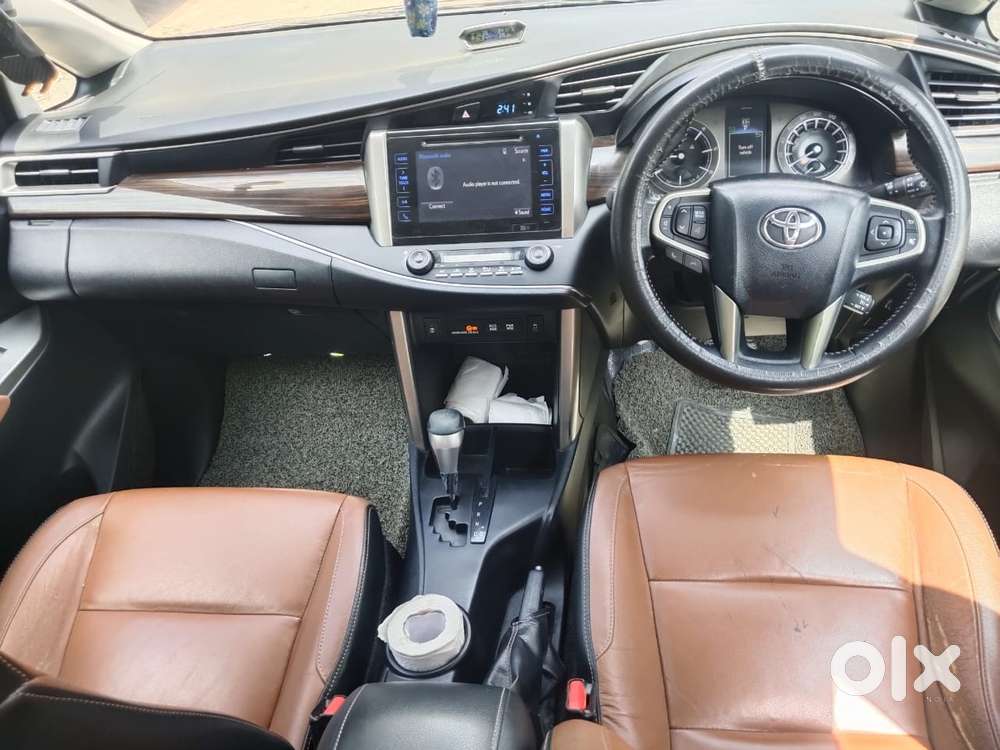 Toyota Innova Crysta 2.8 Zx At 7 Seater, 2017, Diesel