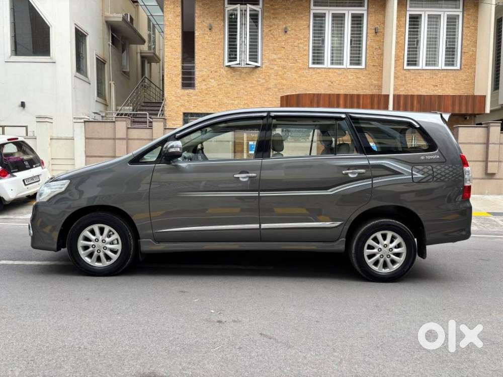 Toyota Innova 2.5 Zx 7 Str Bs-iv, 2015, Diesel