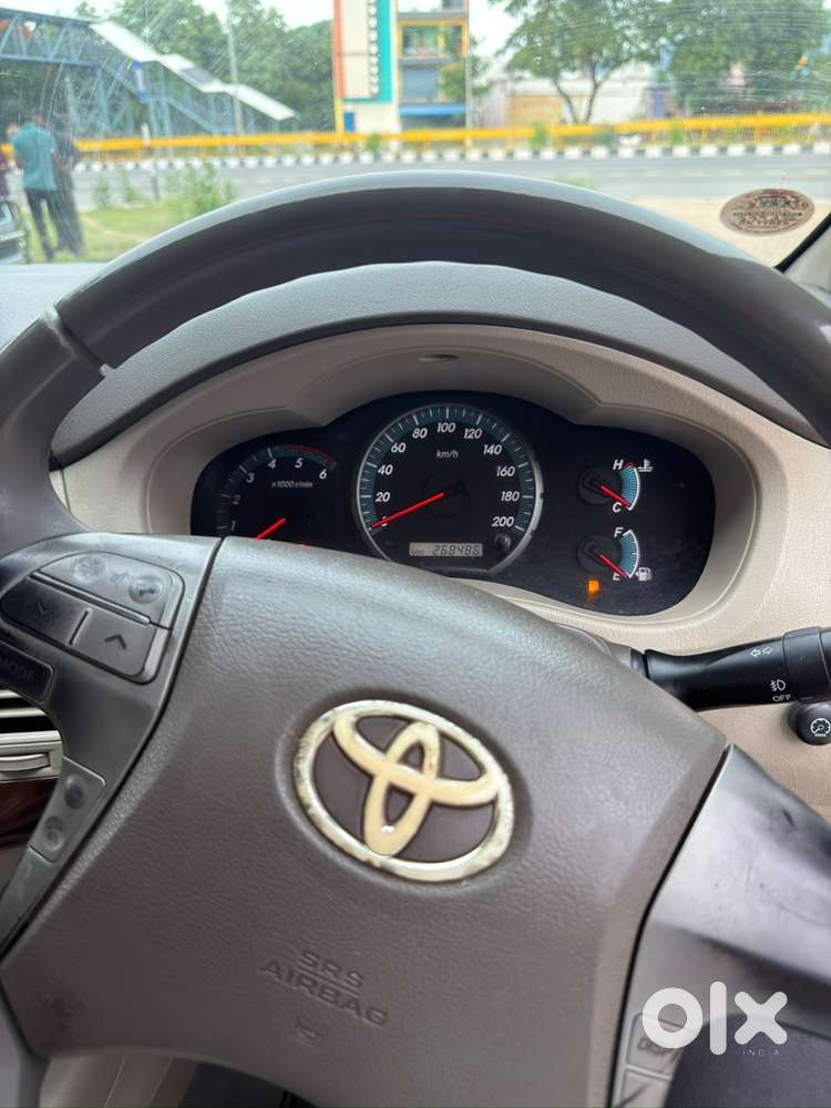 2012 Toyota Innova 2.5 V Diesel  7 Seater  Well Maintened