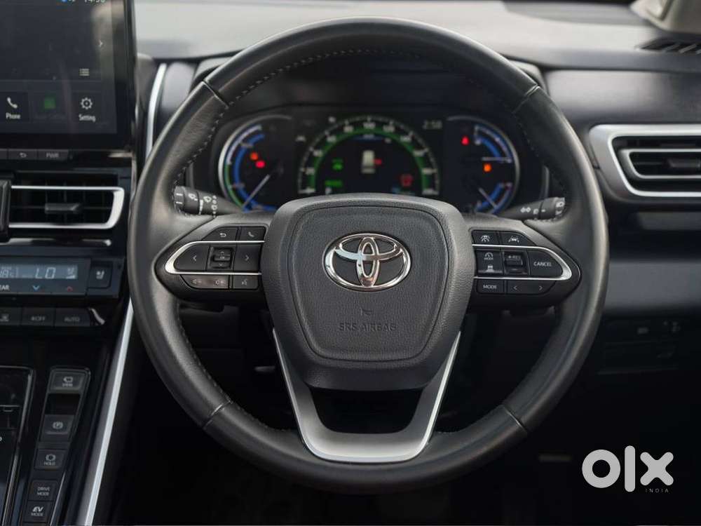 Toyota Innova Hycross 2.0 Zx (o) Hybrid 7 Str, 2025, Petrol