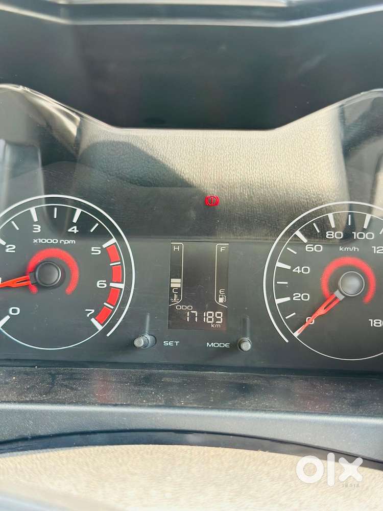 Mahindra Kuv 100, 2017