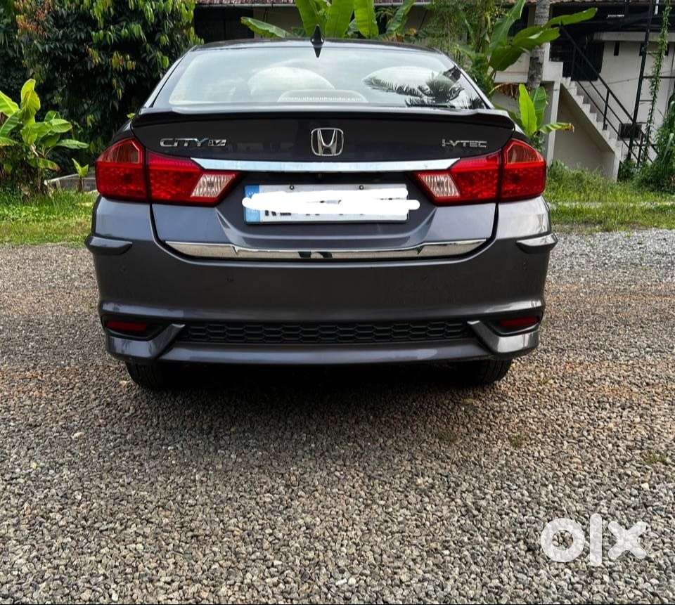 Honda City  V Mt Petrol