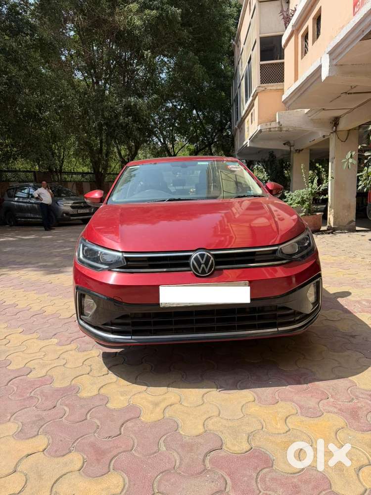Red Vw Virtus Top Model Manual. Excellent Condition.