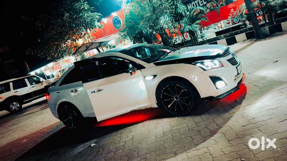 Chevrolet Cruze Full Loaded With Interior