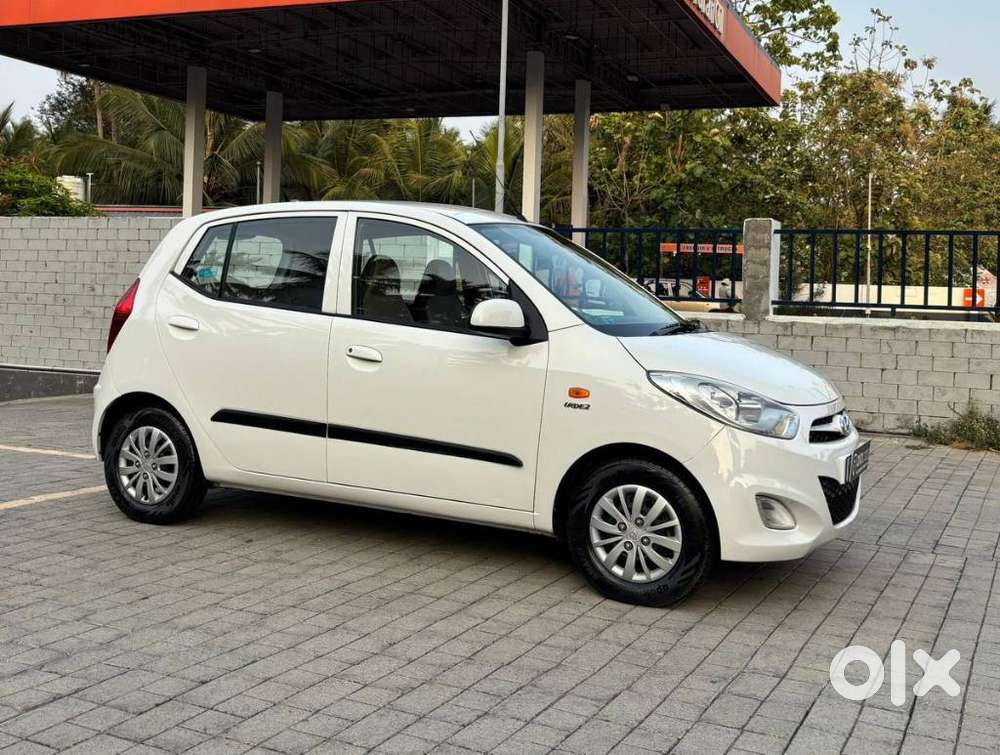 Hyundai I10 Sportz, 2016, Petrol