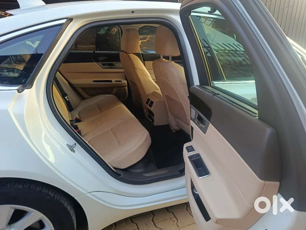 Jaguar Xf, 2017, Petrol