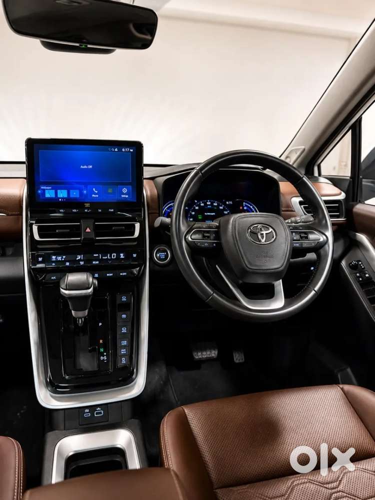 Toyota Innova Hycross 2.0 Zx (o) Hybrid 7 Str, 2024, Petrol