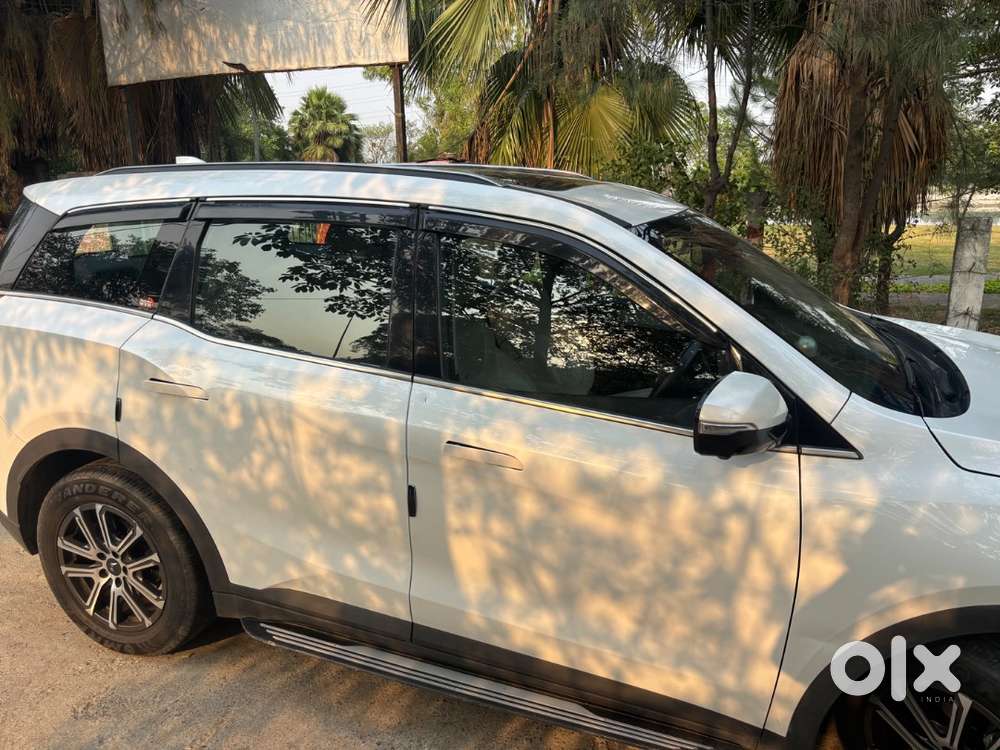 Mahindra Xuv700 2022 Ax7l Petrol Well Maintained