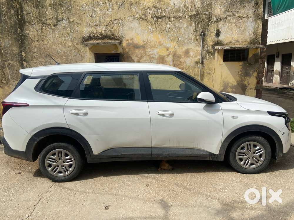Kia Carens Petrol 2023