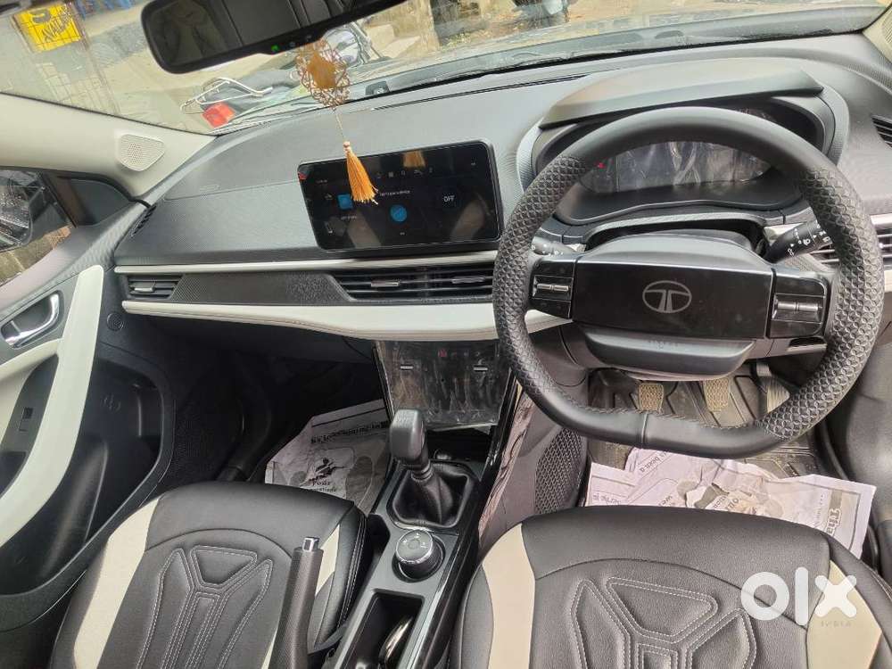 Tata Nexon Creative Plus(sunroof) 2024
