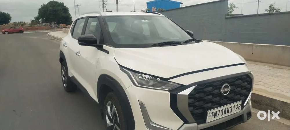 Nissan Magnite Acenta Amt Petrol 2025