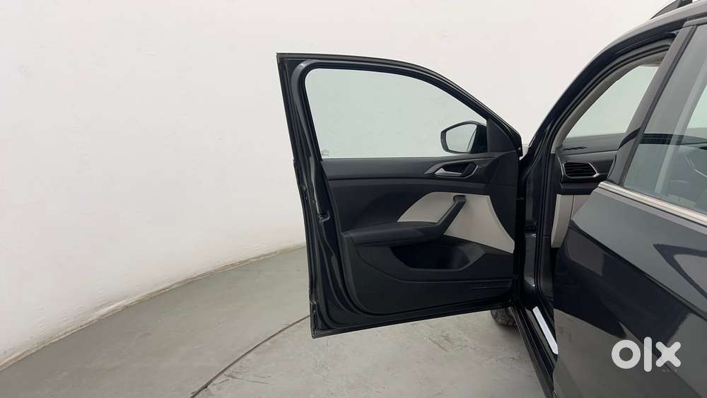 Volkswagen Taigun Topline 1.0 Tsi At (electric Seats), 2022, Petrol
