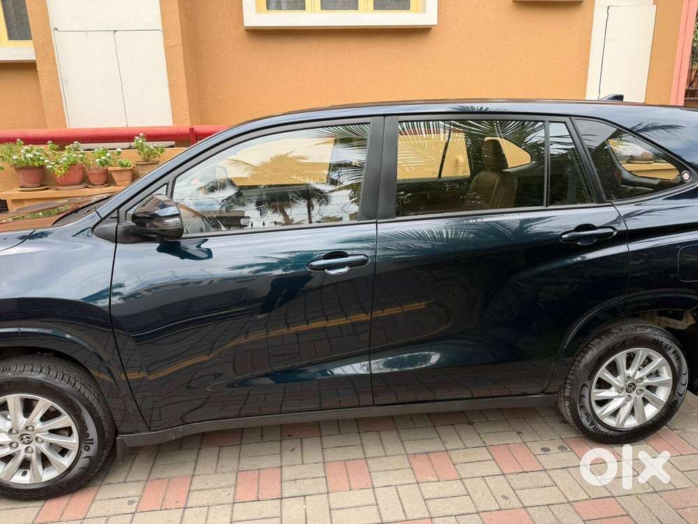 Toyota Innova Hycross 7s Option, 2025, Petrol