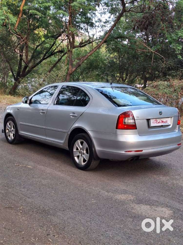 Skoda Laura Ambiente 2.0 Tdi Cr Automatic, 2011, Diesel