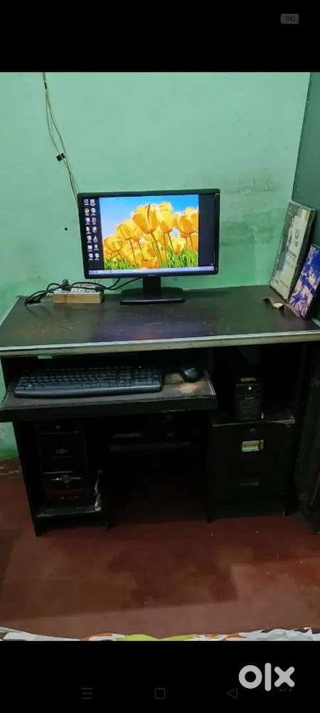 Complete Dell Desktop Pc with Table
