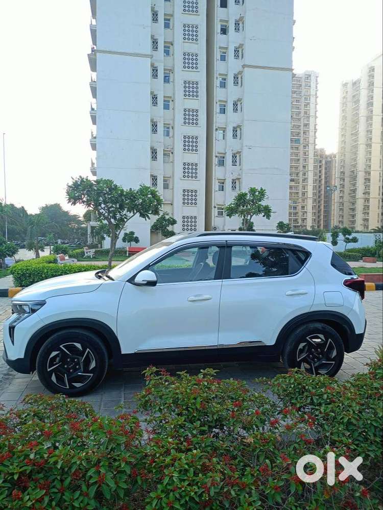 One Year Old White Kia Sonet In Excellent Condition For Sell