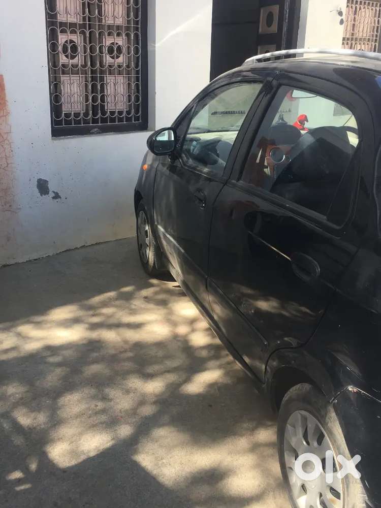 भिंड में रखी है गाड़ी की कंडीशन बहुत अच्छी है Ac चालू है टायर भी नए है