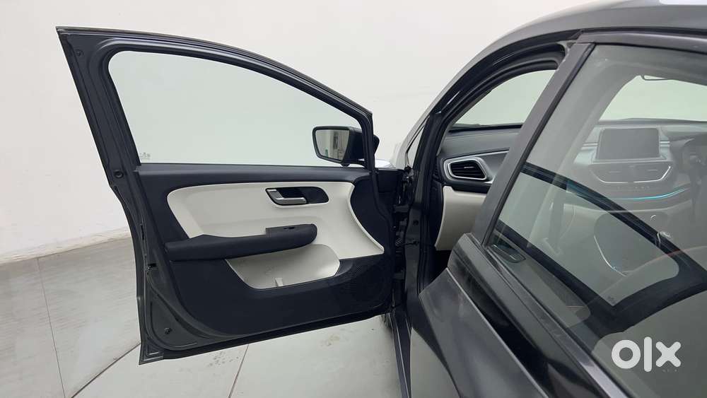 Tata Altroz Xz Plus (s), 2024, Petrol