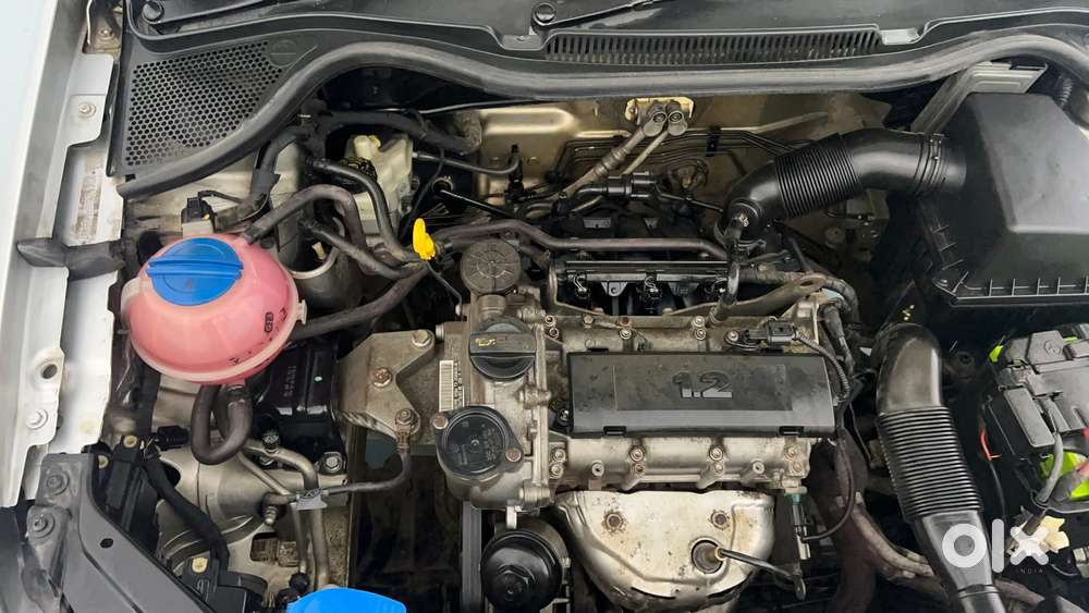 Volkswagen Polo Petrol Highline 1.2l, 2015, Petrol