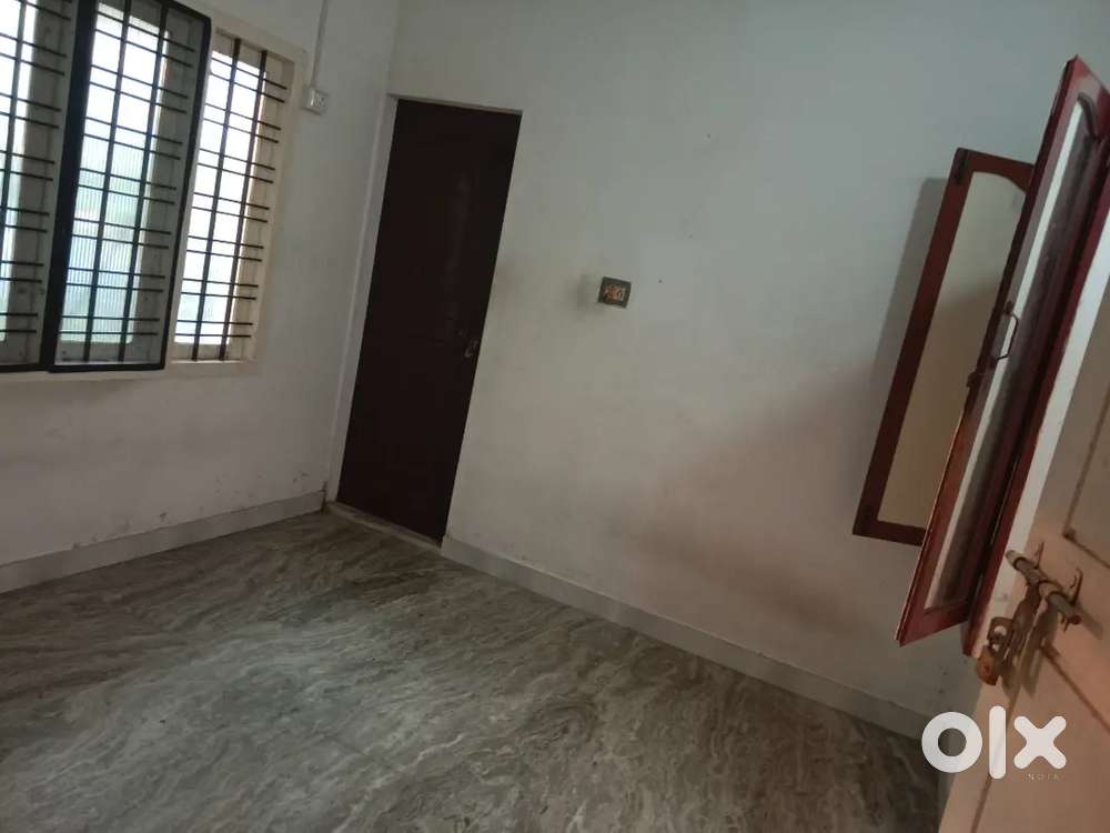 2bhk bachelor's palarivattom
