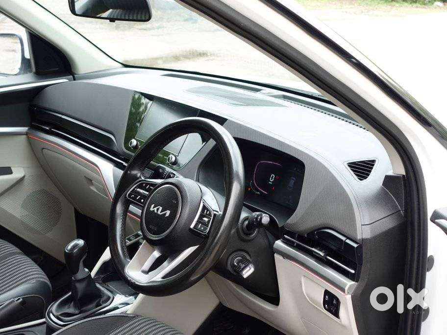 Kia Carens 1.4 Prestige 7 Str, 2023, Petrol