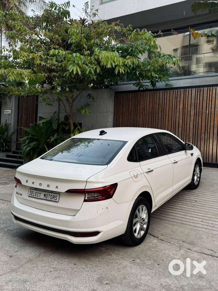 Skoda Slavia 1.0 Ambition Tsi, 2022, Petrol