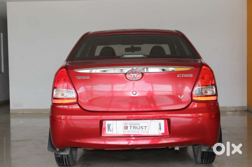 Toyota Etios V, 2011, Petrol