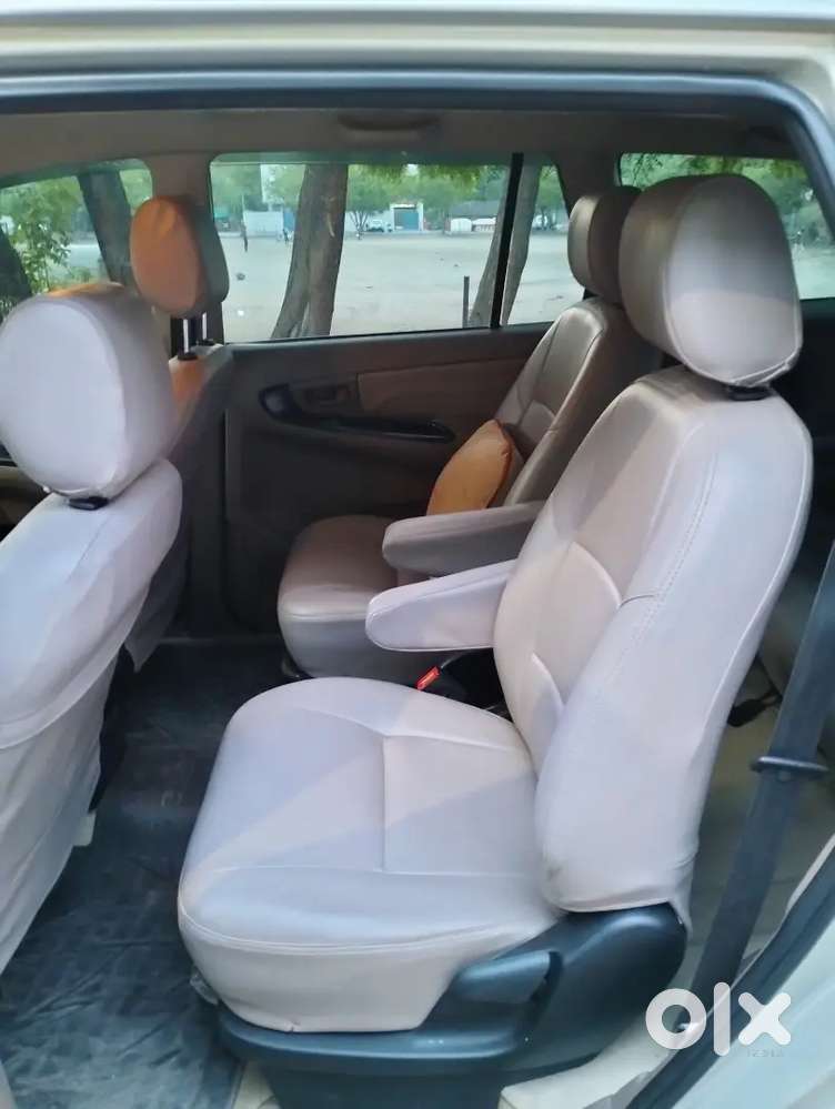 Toyota Innova 2.5 G 7 Seater Manual 2015