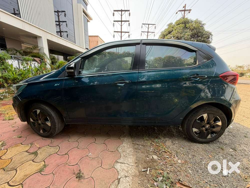 Top Variant With Premium Features And Excellent Driving Condition.