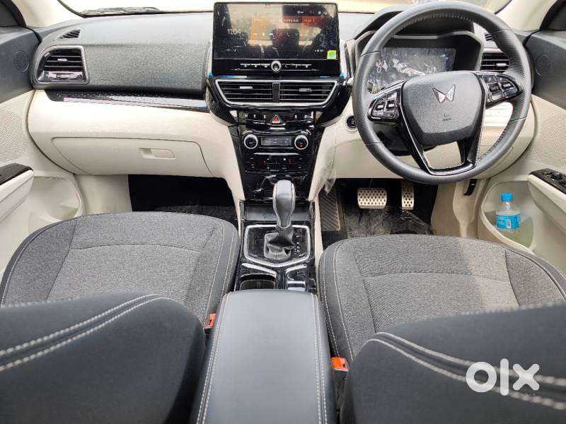 Mahindra Xuv 3xo Ax5l 1.2 Petrol At, 2026