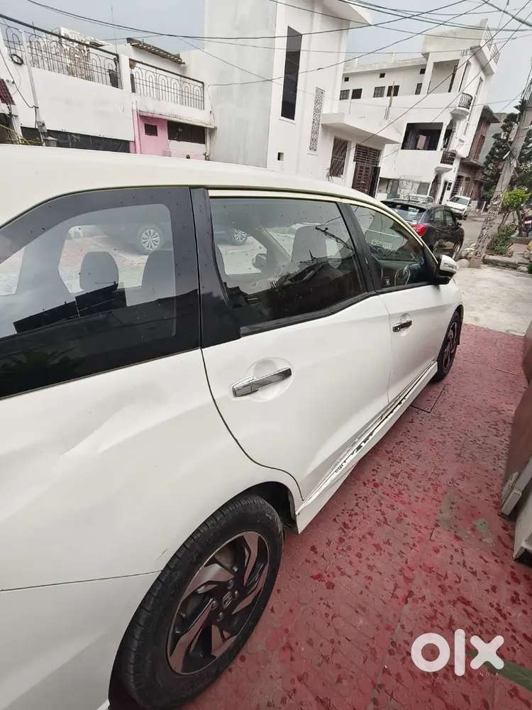 Best 7 Seater Car For Family New Condition Type.