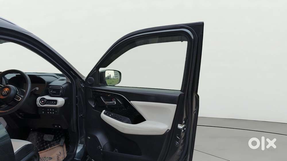 Maruti Suzuki Grand Vitara 1.5 Alpha Smart Hybrid At, 2026, Petrol