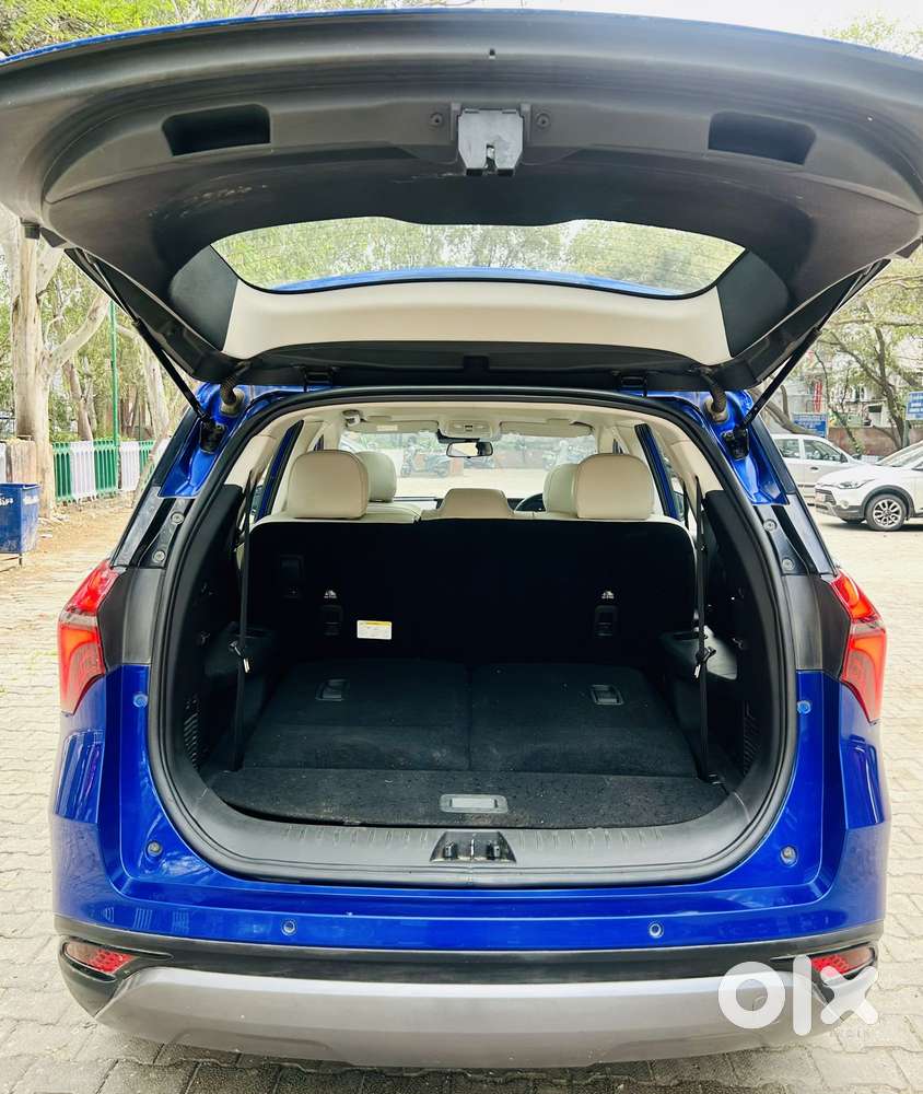 Mahindra Xuv700 2.0 Ax 7 Petrol At Luxury Pack Str, 2022, Petrol