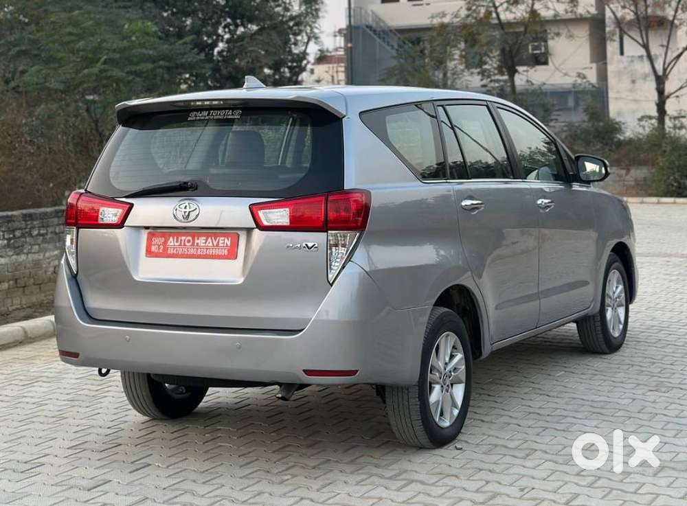 Toyota Innova Crysta 2.4 V, 2016, Diesel